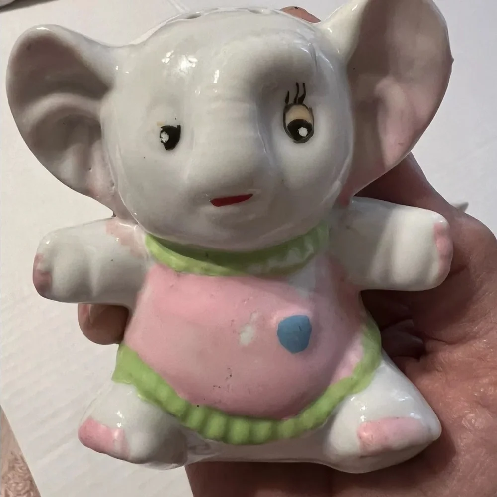 Vintage Baby‎ Elephant Salt & Pepper Shakers read